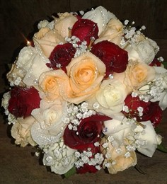 Bouquet de Noiva Rosas - Vermelha, chá e branca